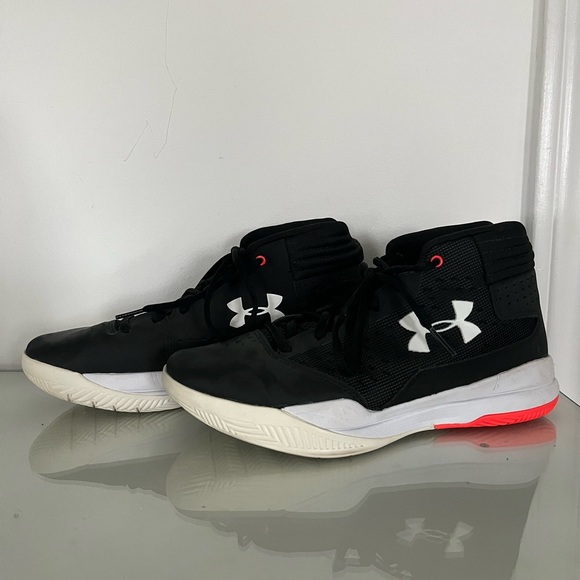 Womens Basketball Shoes - Picture 1 of 5